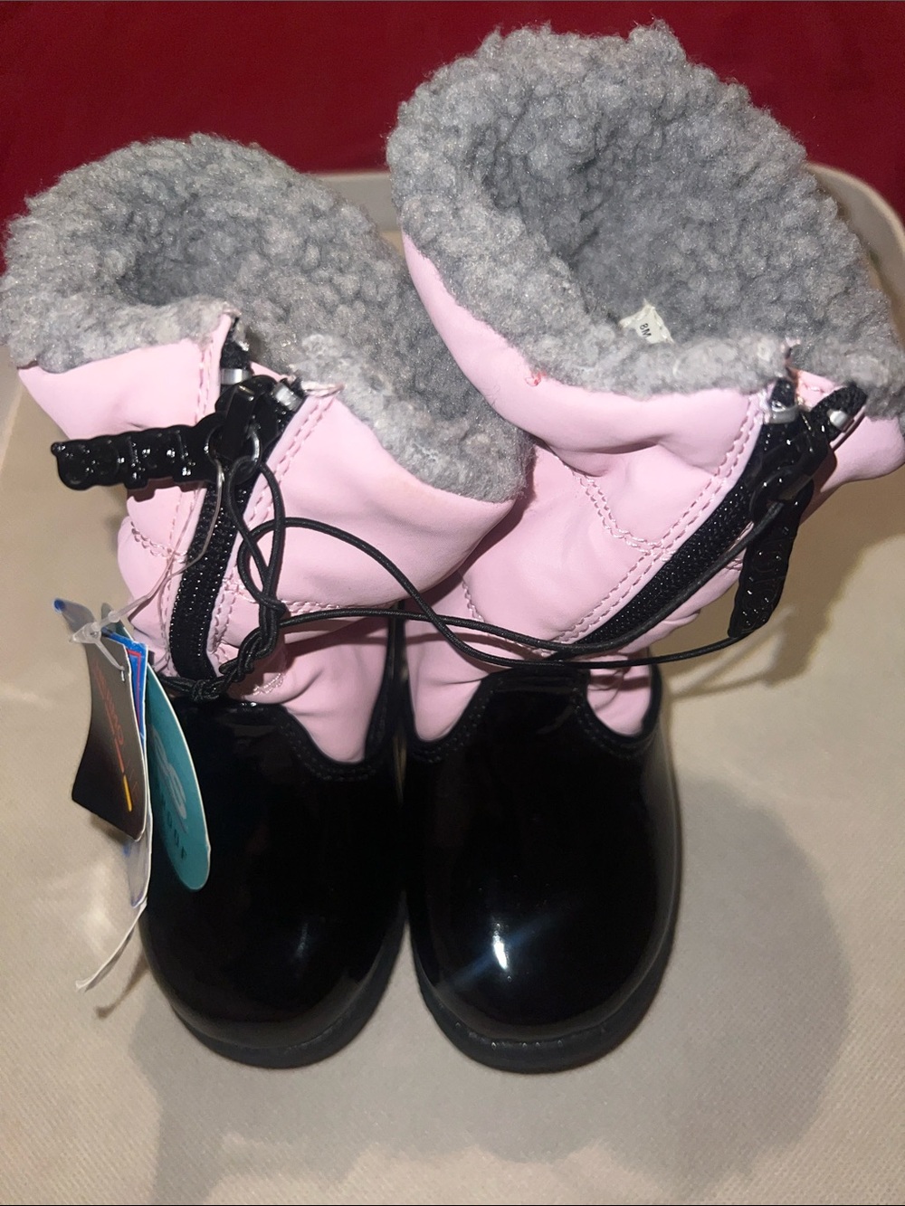 Totes Winter Snow Boots Faux Fur Zip Up Boots. Size 8 Toddler. New with tag.